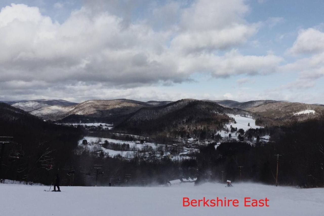2 Bed Berkshire Getaway Minutes To Jiminy Peak Ski Hancock Exteriér fotografie