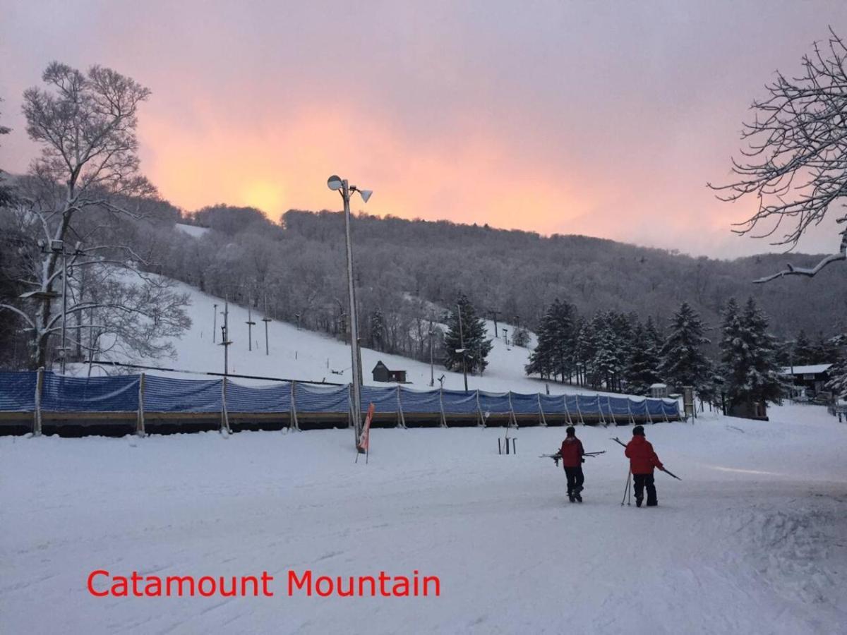 2 Bed Berkshire Getaway Minutes To Jiminy Peak Ski Hancock Exteriér fotografie